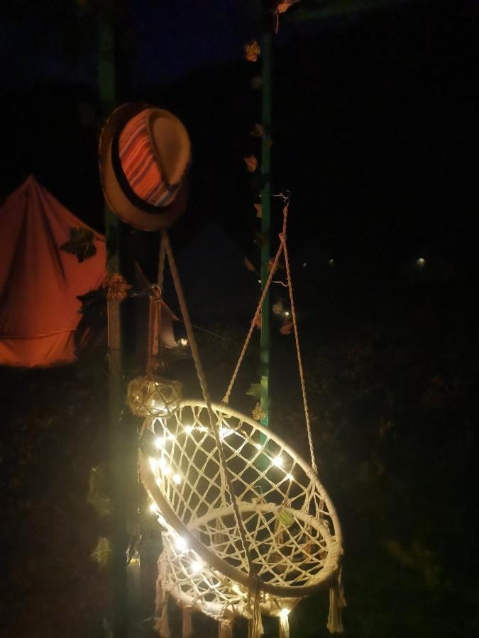 Luna Rock Glamping Brezoi - Blue Scai Bagian luar foto