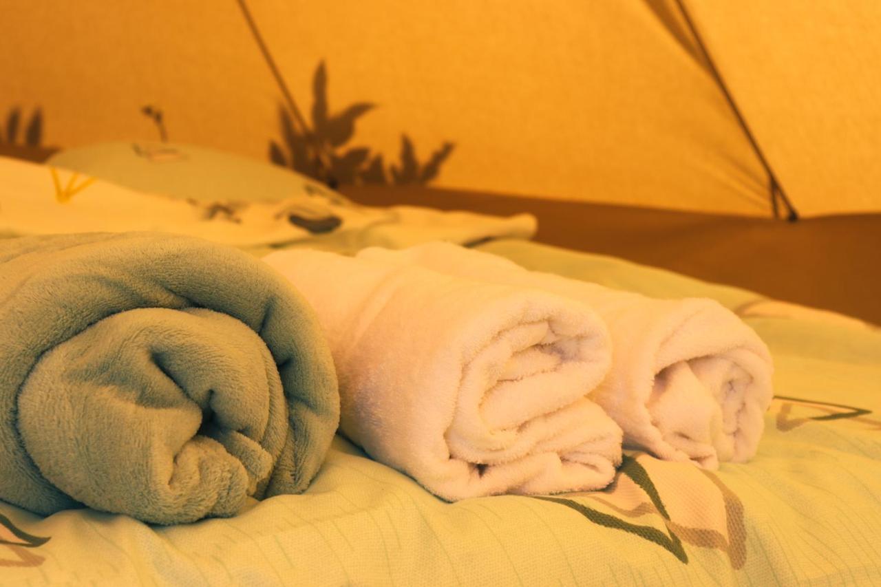 Luna Rock Glamping Brezoi - Blue Scai Bagian luar foto