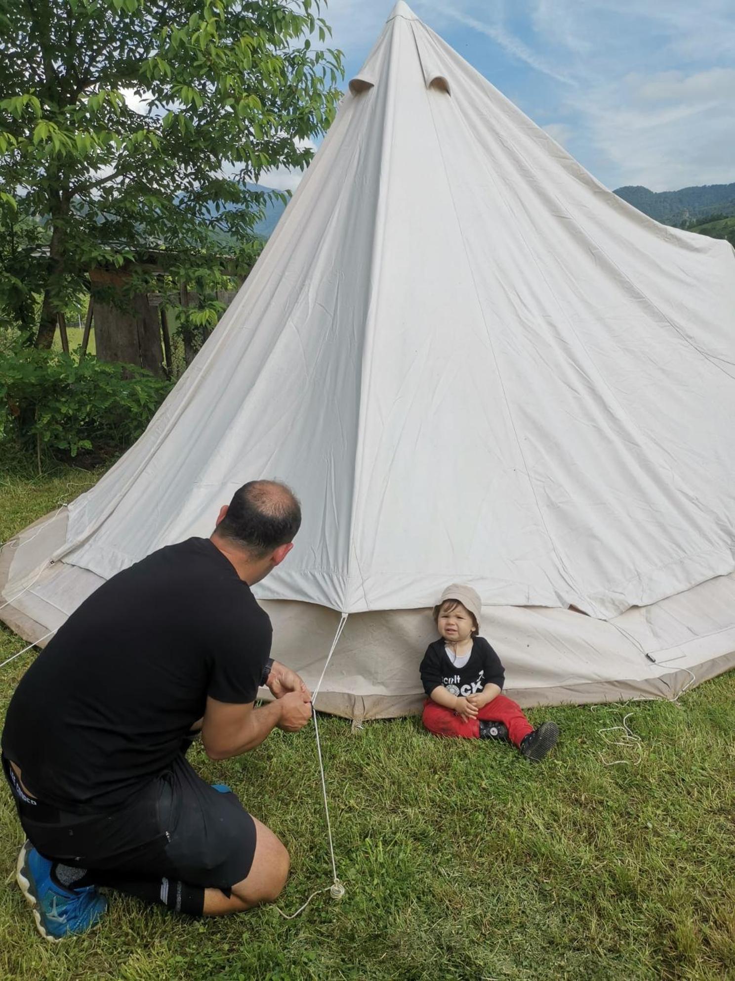 Luna Rock Glamping Brezoi - Blue Scai Bagian luar foto