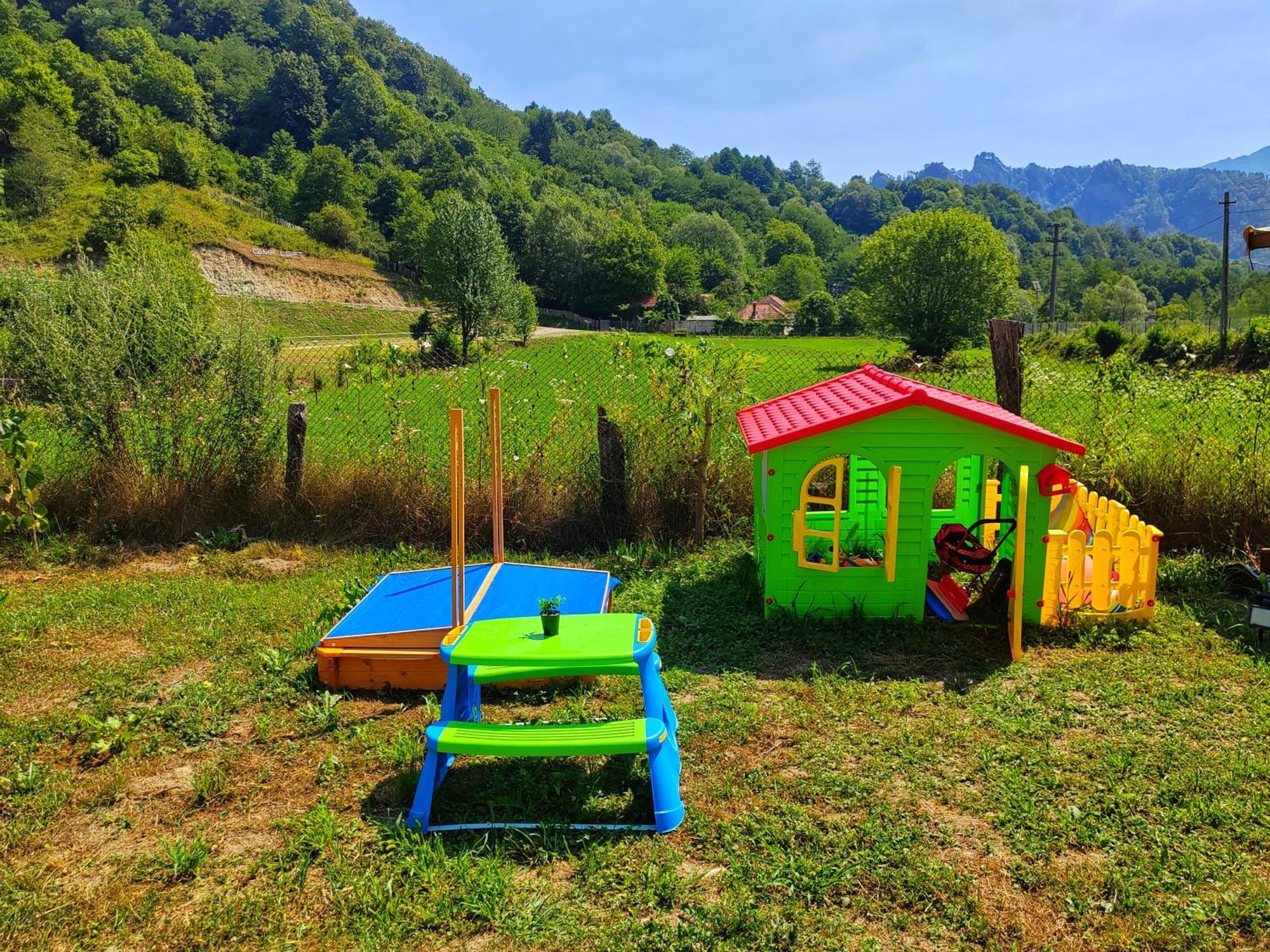 Luna Rock Glamping Brezoi - Blue Scai Bagian luar foto